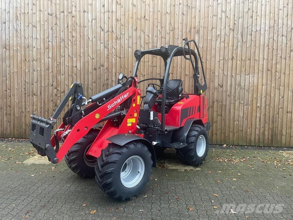 Schäffer Nordic 40+ لوادر صغيرة