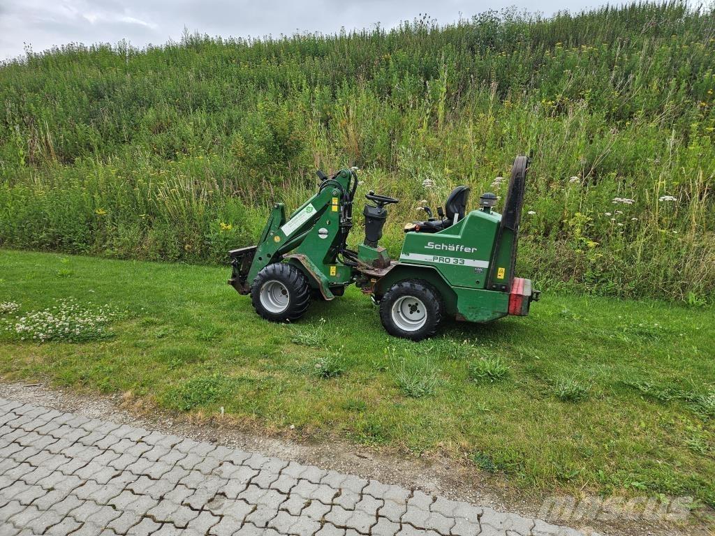 Schäffer Plus Pro 33 لوادر صغيرة