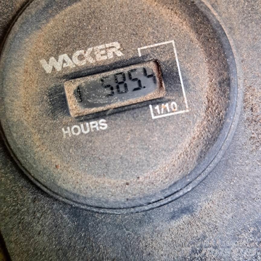 Wacker RT820CC ضاغطات التربة