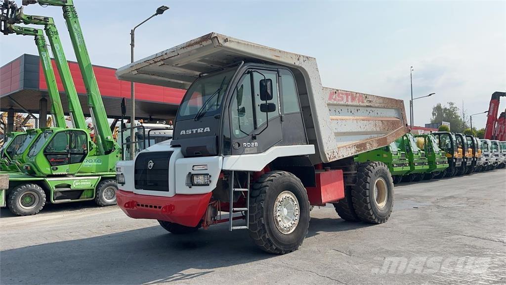 Astra RD28 4x2 عربات نقل قلابة للمواقع
