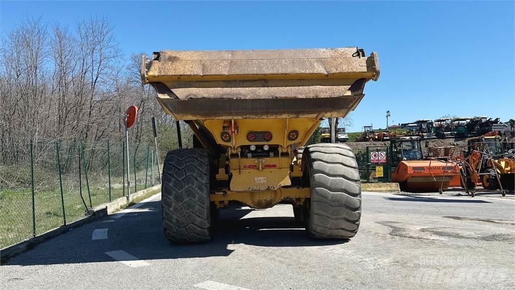 Bell B30E 6x6 عربات نقل قلابة للمواقع