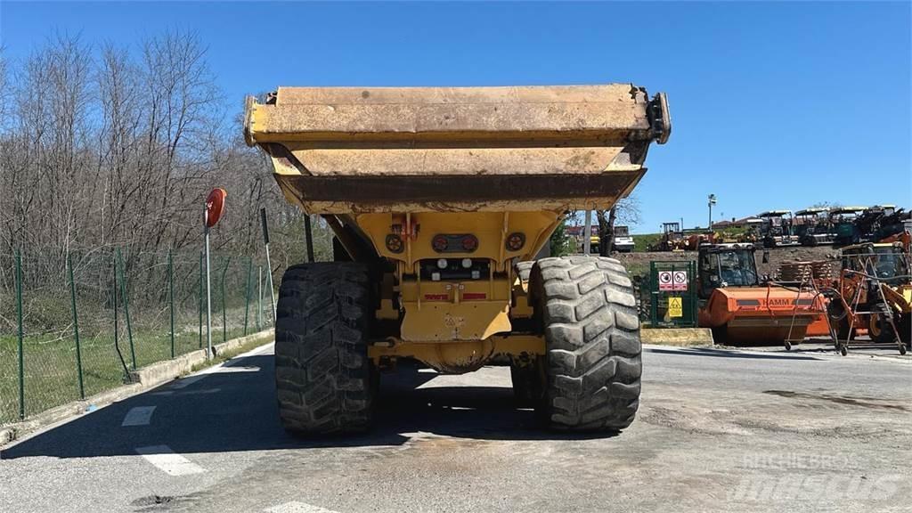 Bell B30E 6x6 عربات نقل قلابة للمواقع