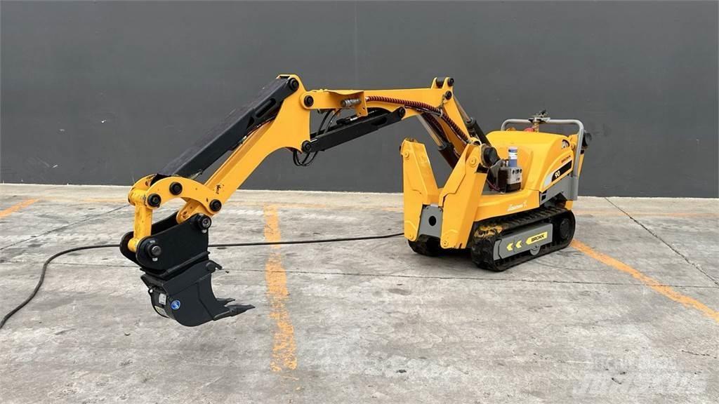 Brokk 90 حفارات صغيرة أقل من 7 طن (حفارات صغيرة)