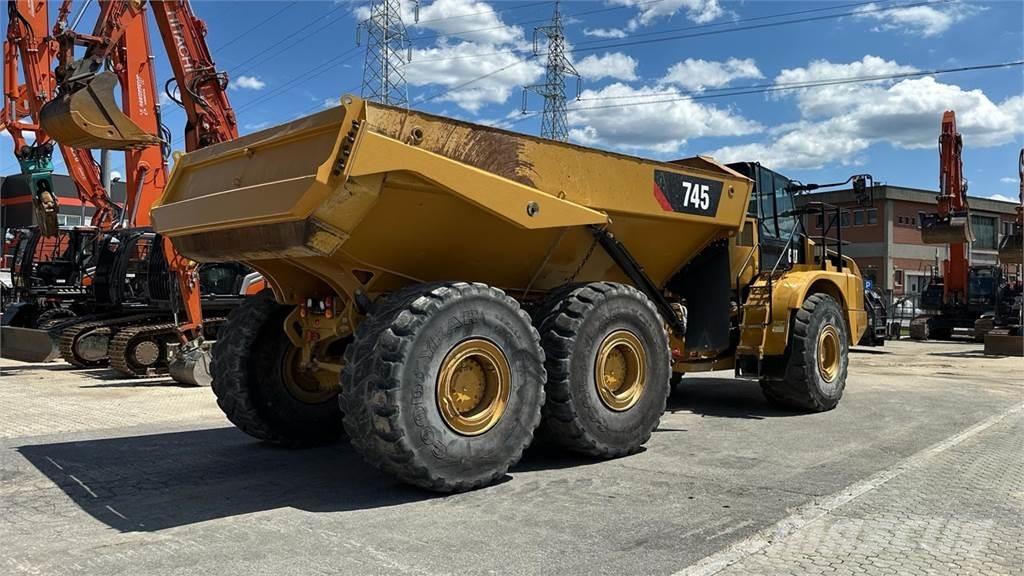 CAT 745C 6X6 عربات نقل قلابة للمواقع