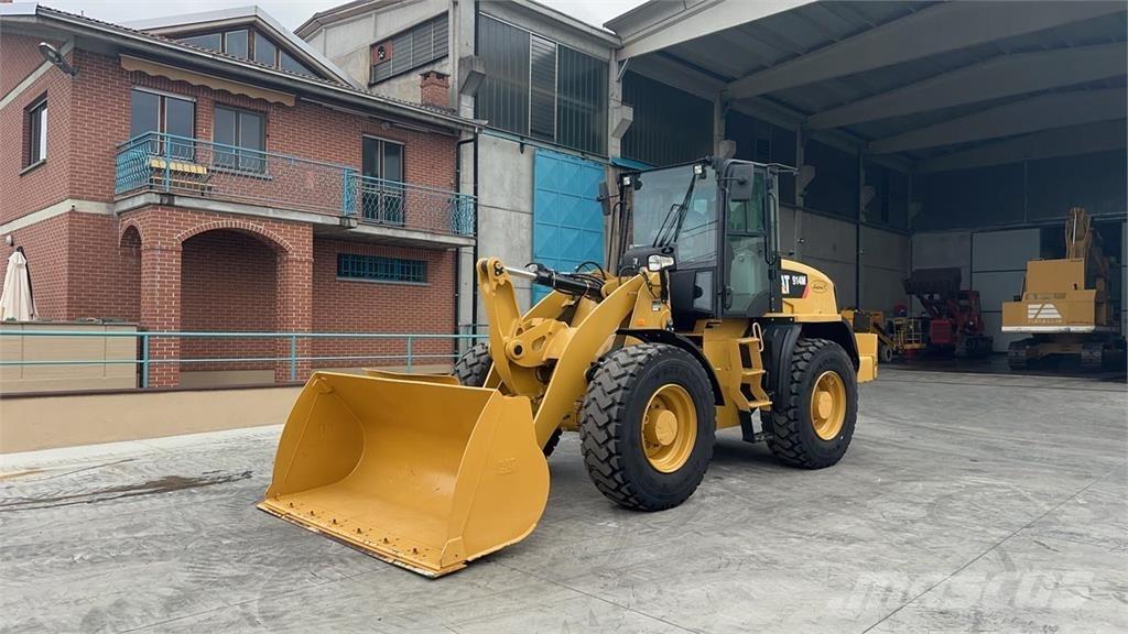 CAT 914M لوادر بعجل