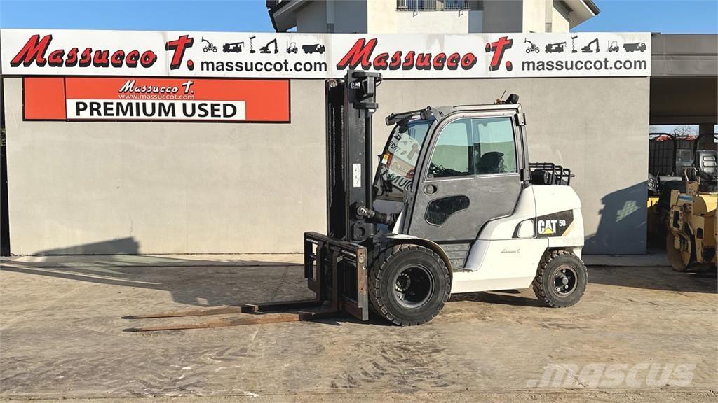 CAT DP50 CN شاحنات الديزل