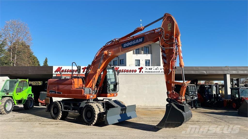 Doosan DX190W حفارات بعجل