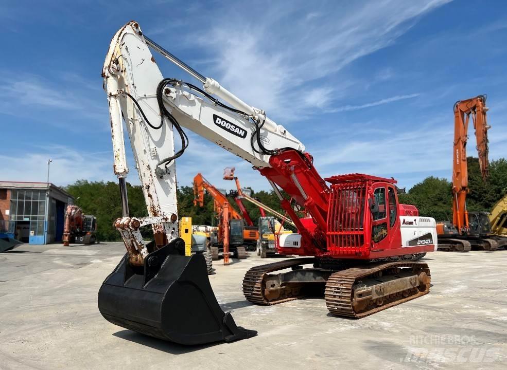 Doosan DX340 LC حفارات زحافة