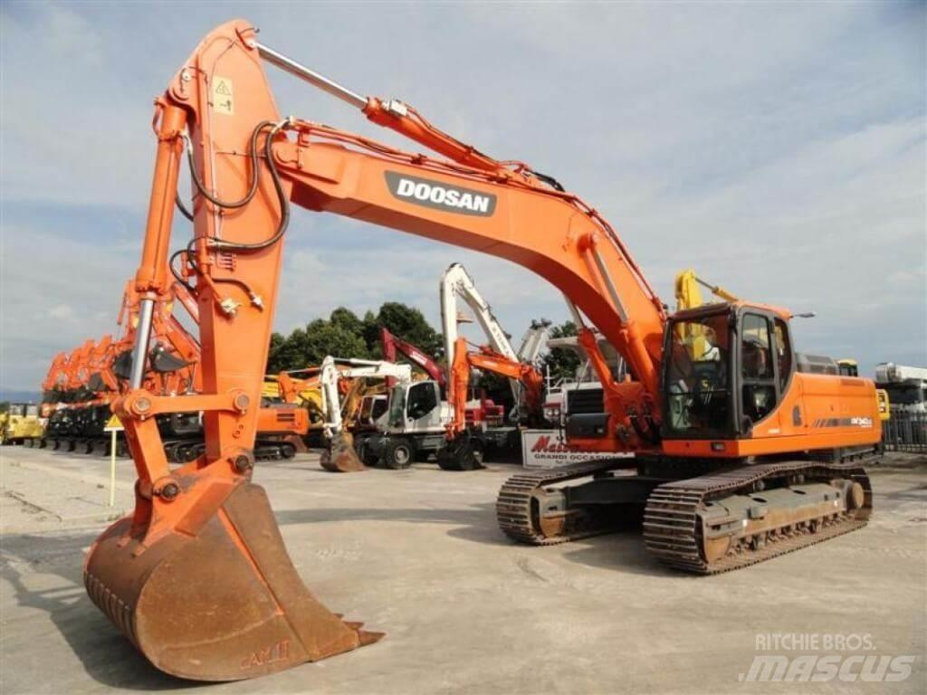 Doosan DX340LC حفارات زحافة