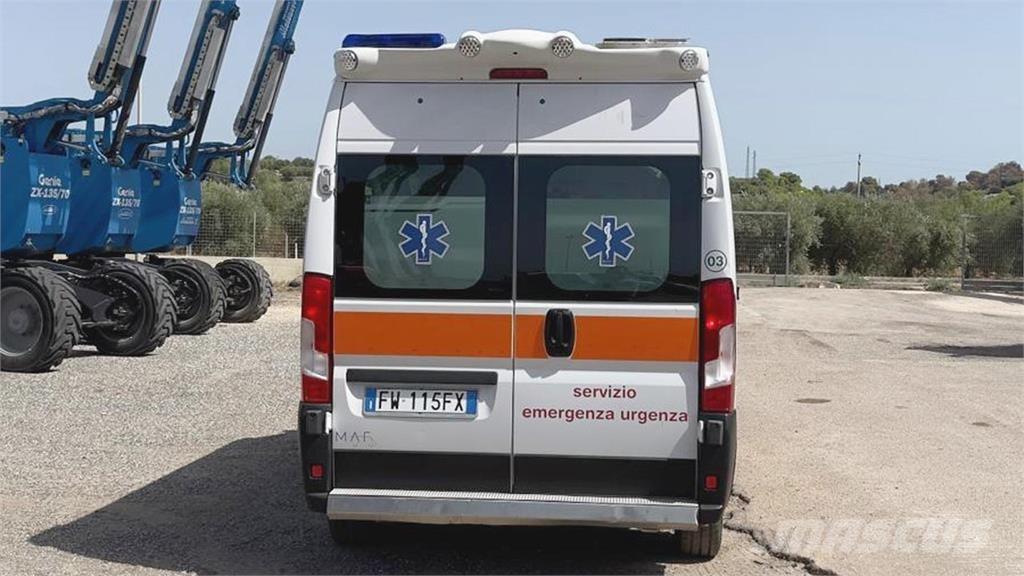Fiat DUCATO AMBULANZA شاحنات أخرى