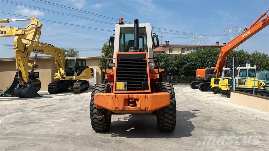 Fiat-Hitachi FR90 4X4 لوادر بعجل
