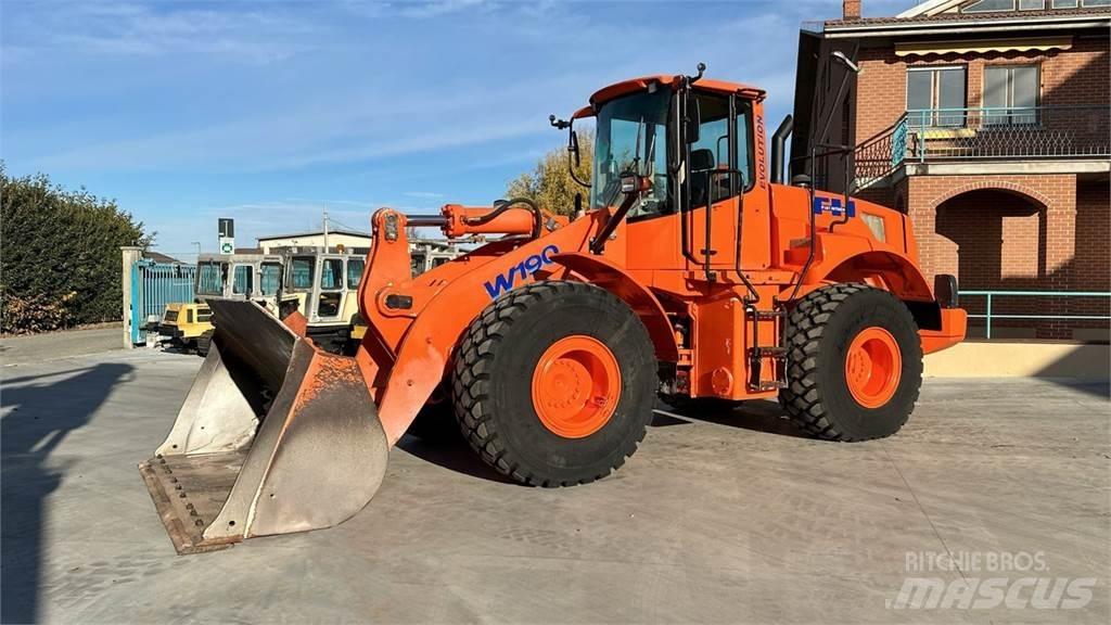 Fiat-Hitachi W190 لوادر بعجل