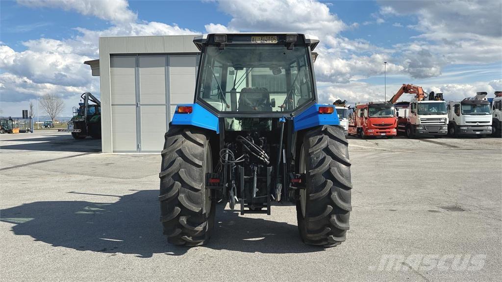 Ford 8240 4x4 حراثات ونصول الجليد