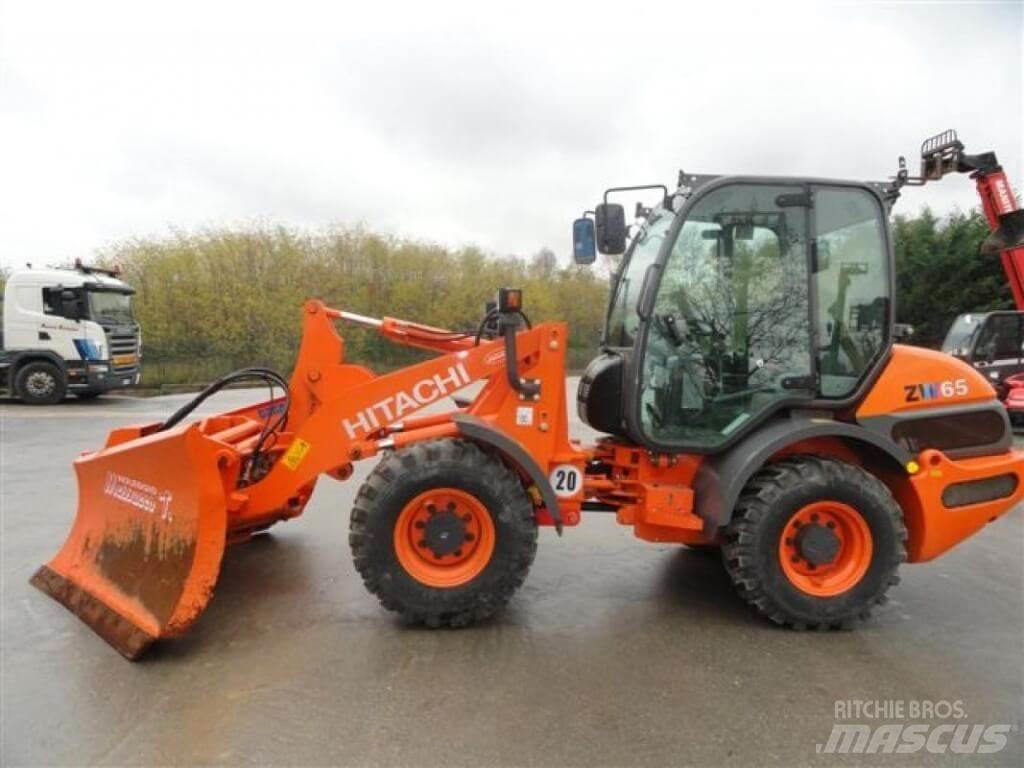 Hitachi ZW 65 حراثات ونصول الجليد