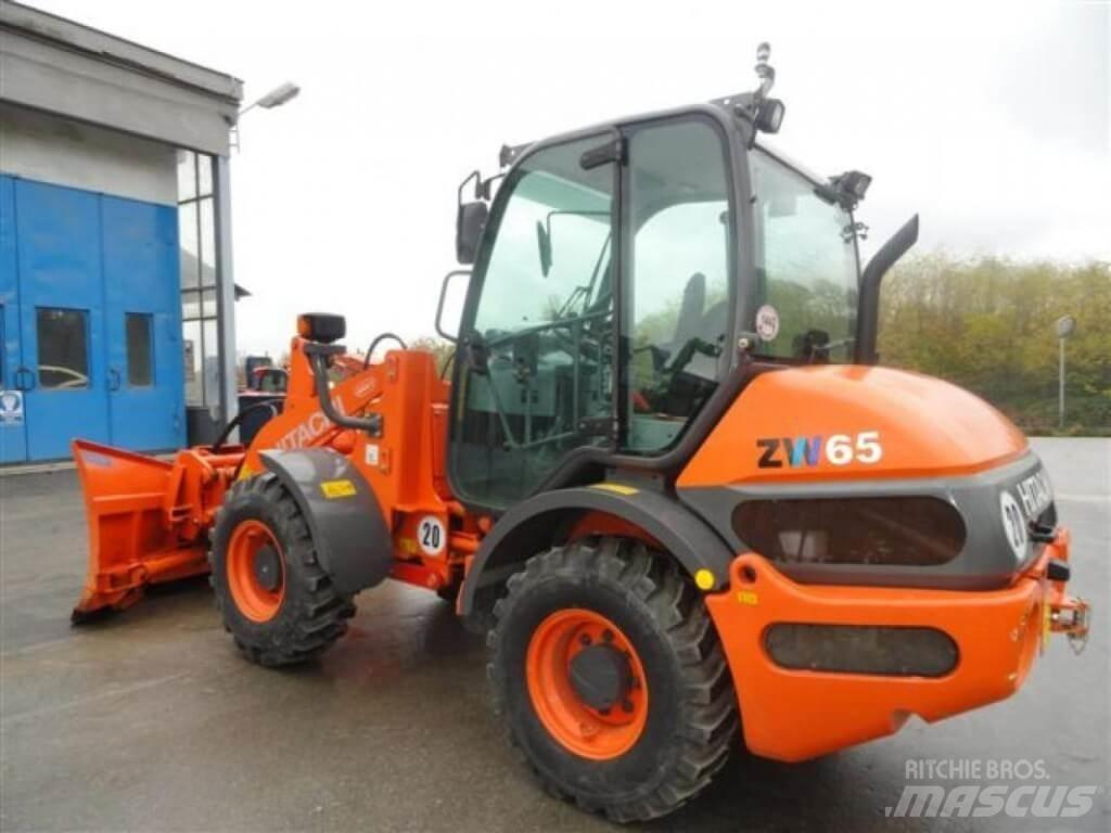 Hitachi ZW 65 حراثات ونصول الجليد