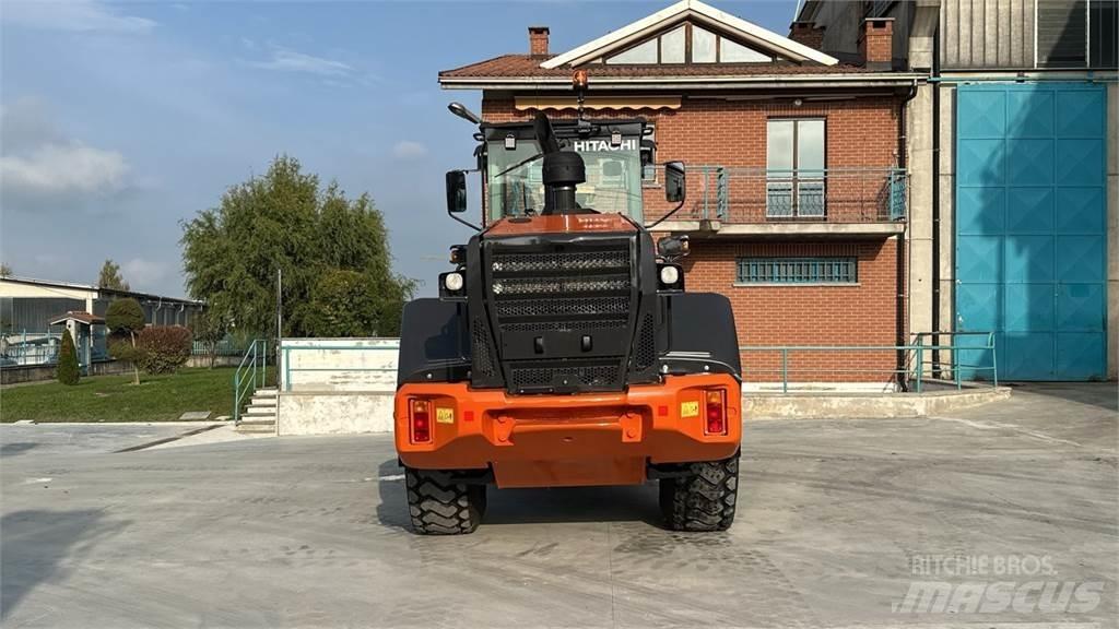 Hitachi ZW180-5B لوادر بعجل