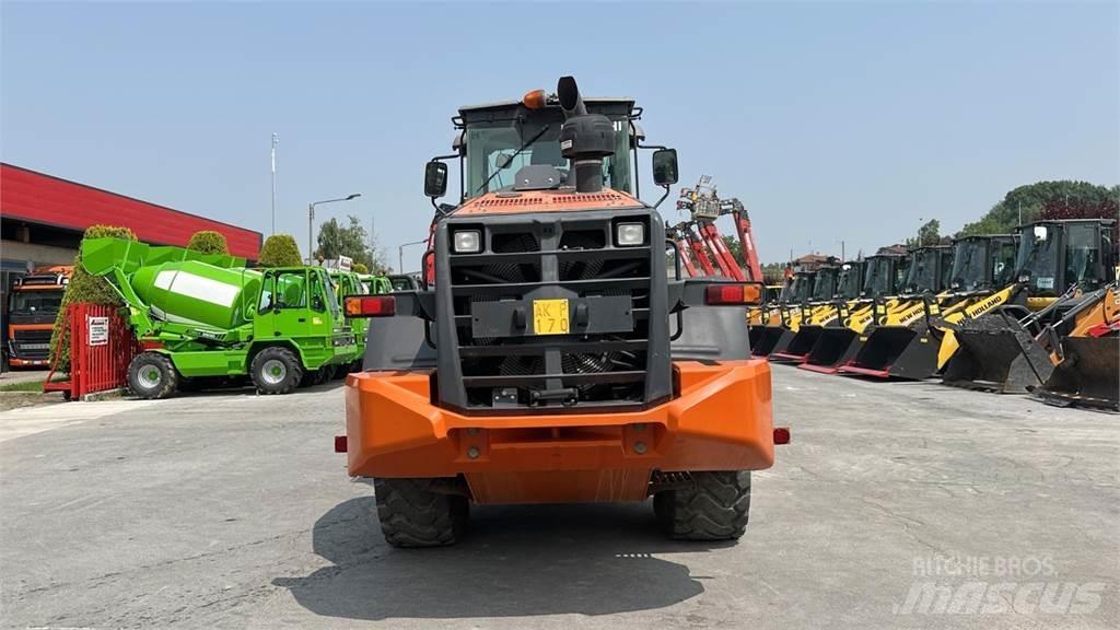 Hitachi ZW180-6 لوادر بعجل