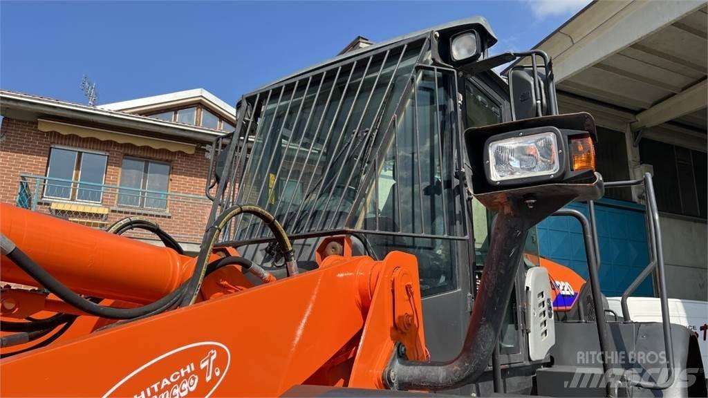 Hitachi ZW220-5B لوادر بعجل