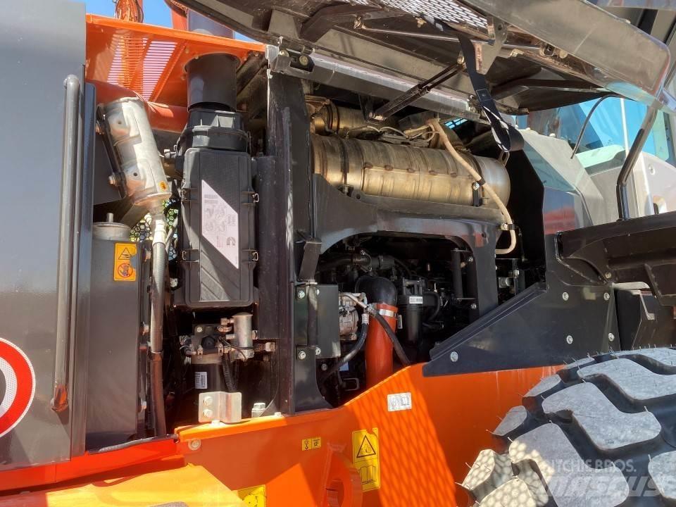 Hitachi ZW250-6 لوادر بعجل
