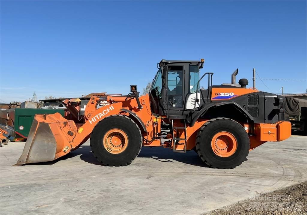 Hitachi ZW250-6 لوادر بعجل