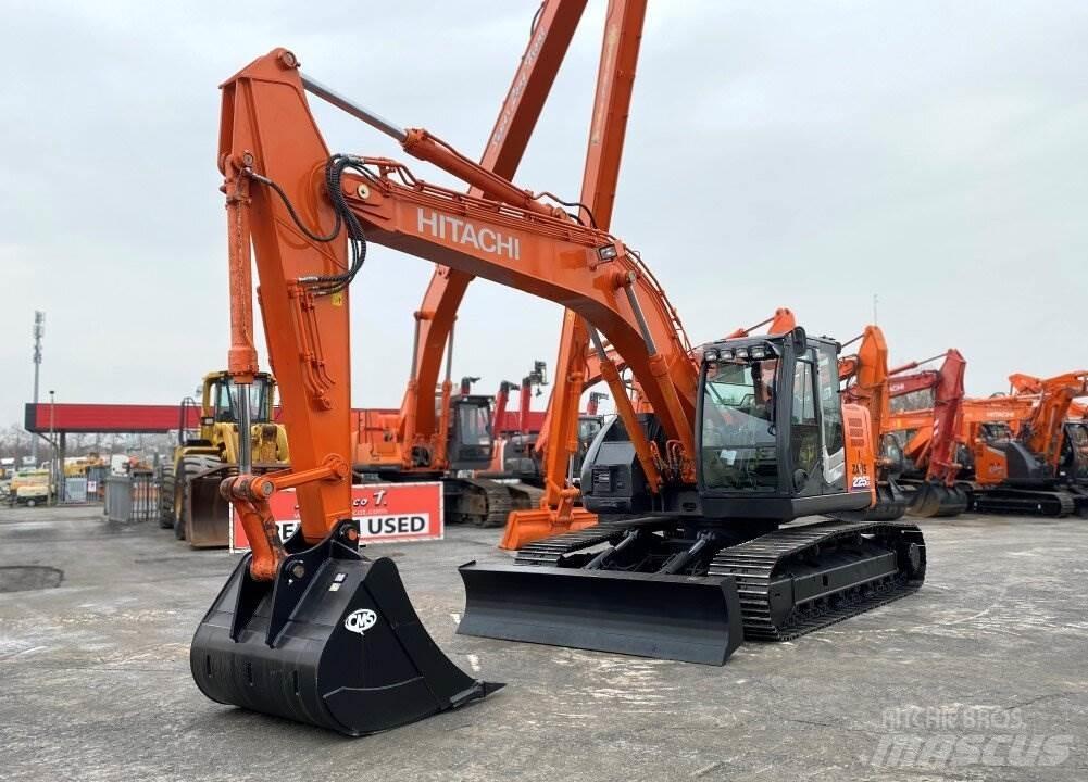 Hitachi ZX225 USBLC حفارات زحافة