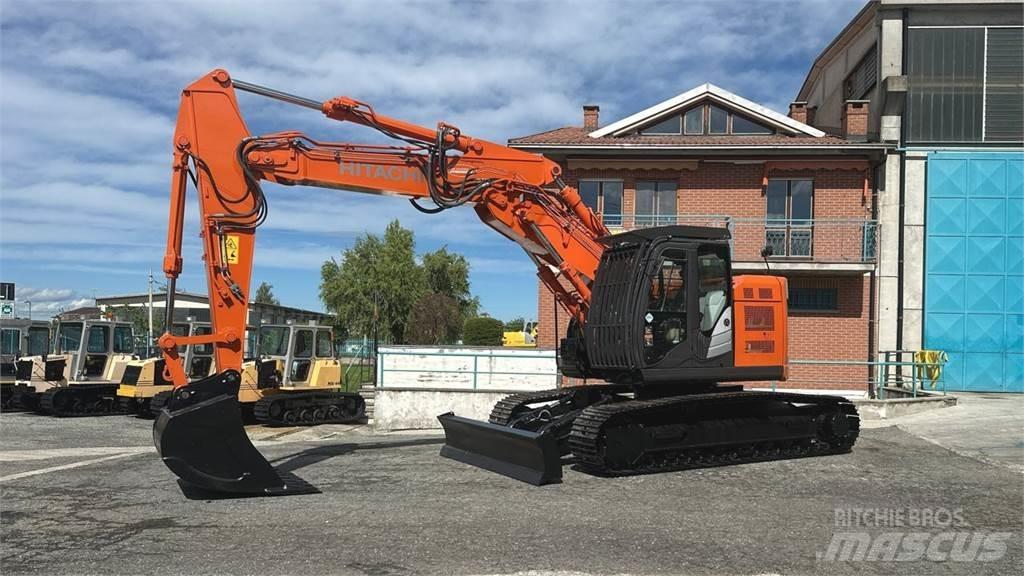 Hitachi ZX225USLC-5B حفارات زحافة