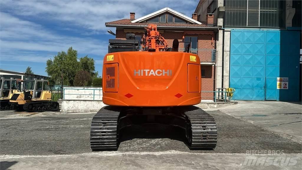Hitachi ZX225USLC-5B حفارات زحافة