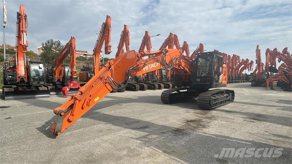Hitachi ZX225USLC-7 حفارات زحافة