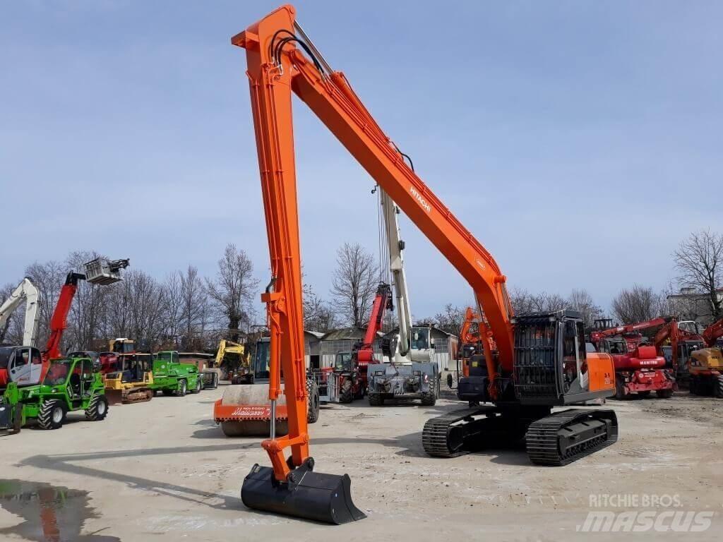 Hitachi ZX250LCN -3 SLF حفارات زحافة