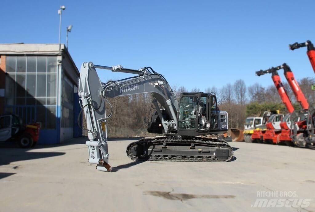 Hitachi ZX250LCN-6 حفارات