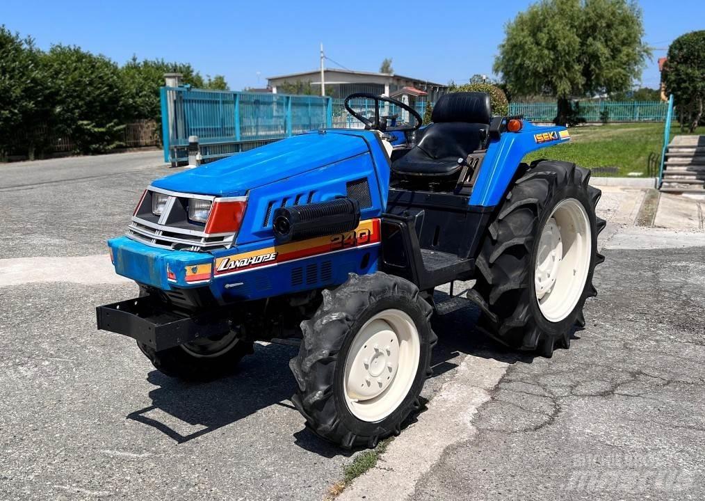 Iseki 240 4x4 حراثات ونصول الجليد