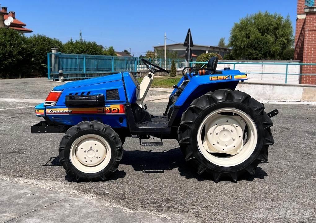 Iseki 240 4x4 حراثات ونصول الجليد