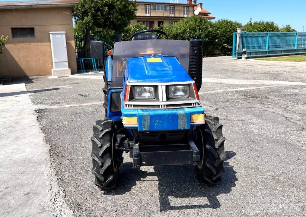 Iseki TU170F 4x4 حراثات ونصول الجليد