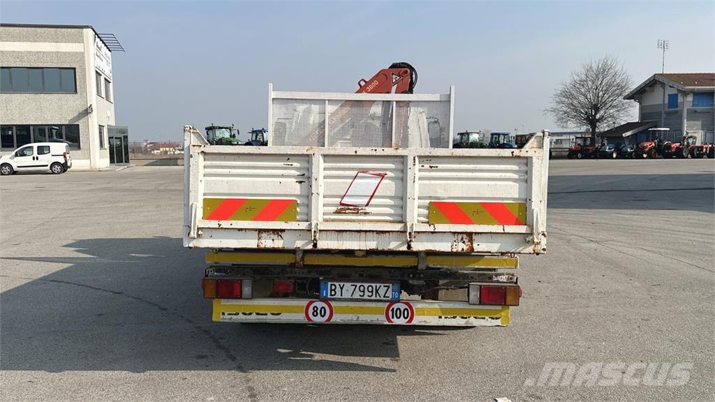 Isuzu NQR75 4X2 شاحنات أخرى