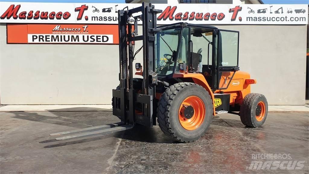 JCB 940 4x2 شاحنات الطرق الوعرة