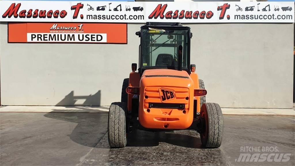 JCB 940 4x2 شاحنات الطرق الوعرة