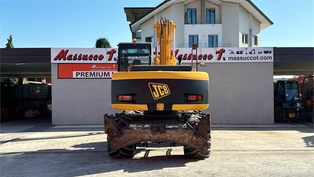 JCB JS130W 4x4 حفارات بعجل