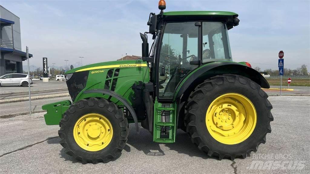 John Deere 6090MC 4X4 حراثات ونصول الجليد