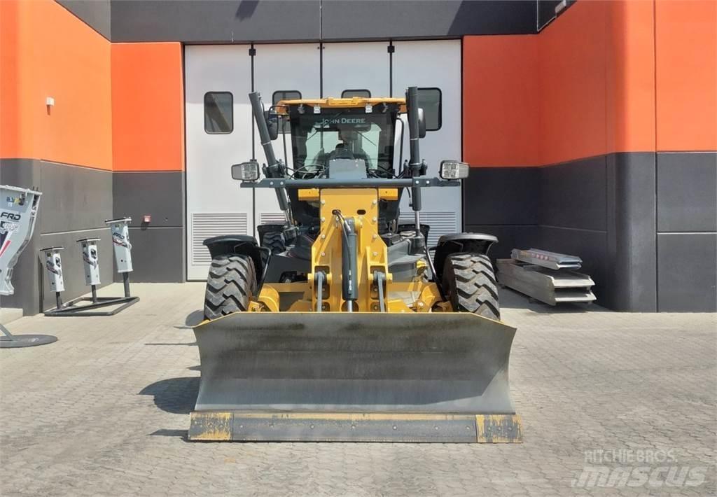 John Deere 622 GP 6X6 بلدوزرات مجنزرة