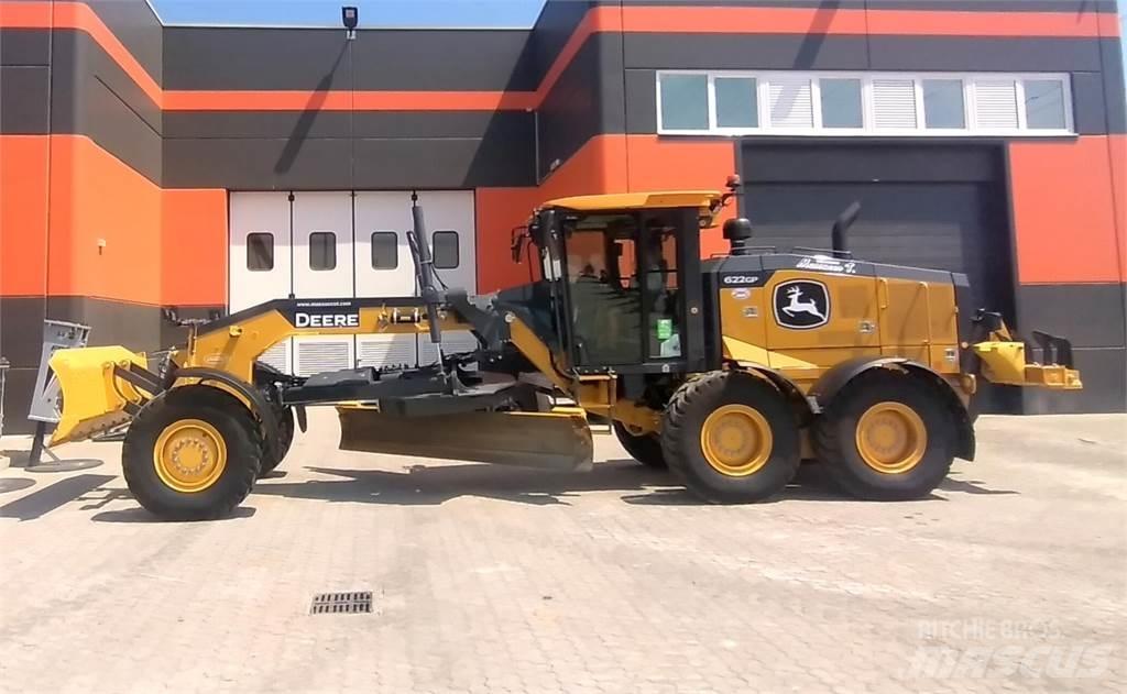 John Deere 622 GP 6X6 بلدوزرات مجنزرة