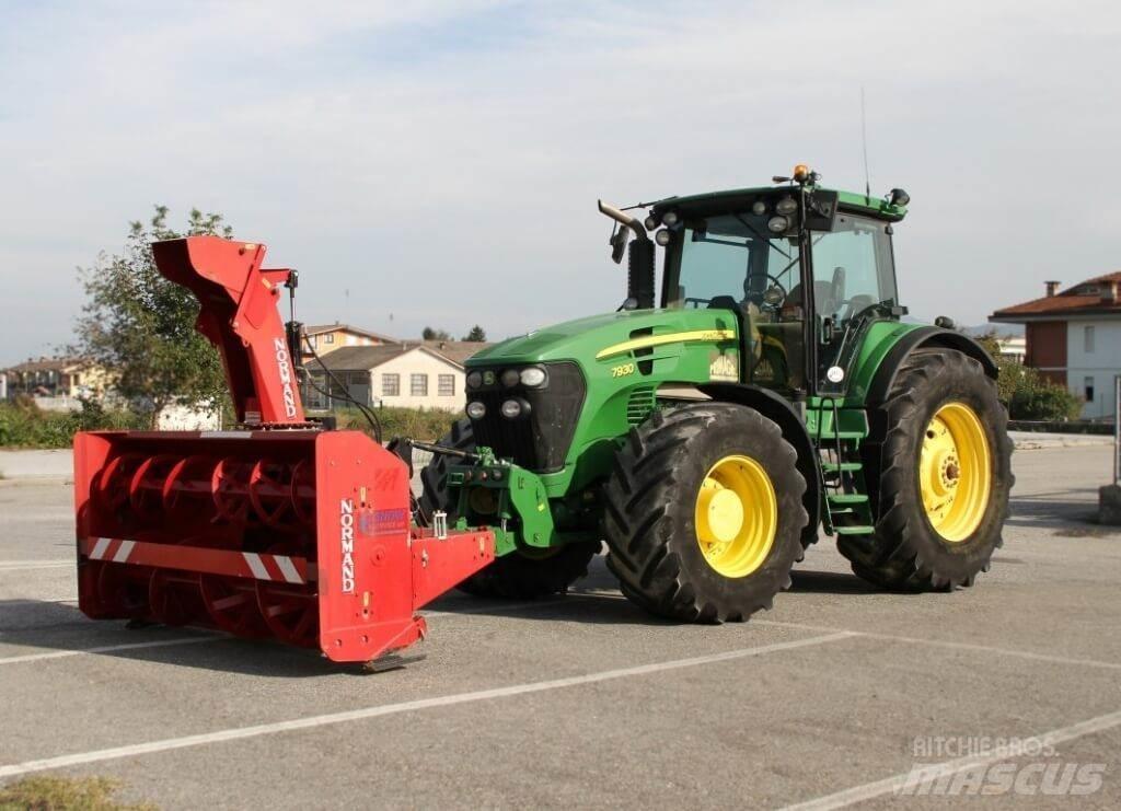 John Deere 7930 4X4 حراثات ونصول الجليد