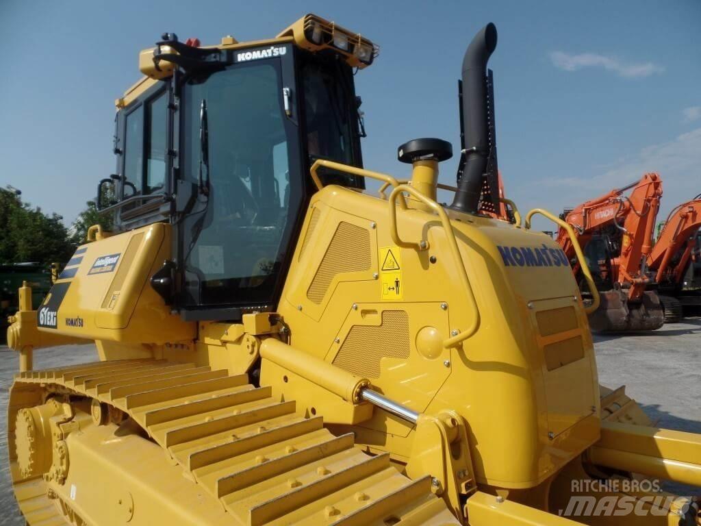 Komatsu D61 EXi بلدوزرات مجنزرة