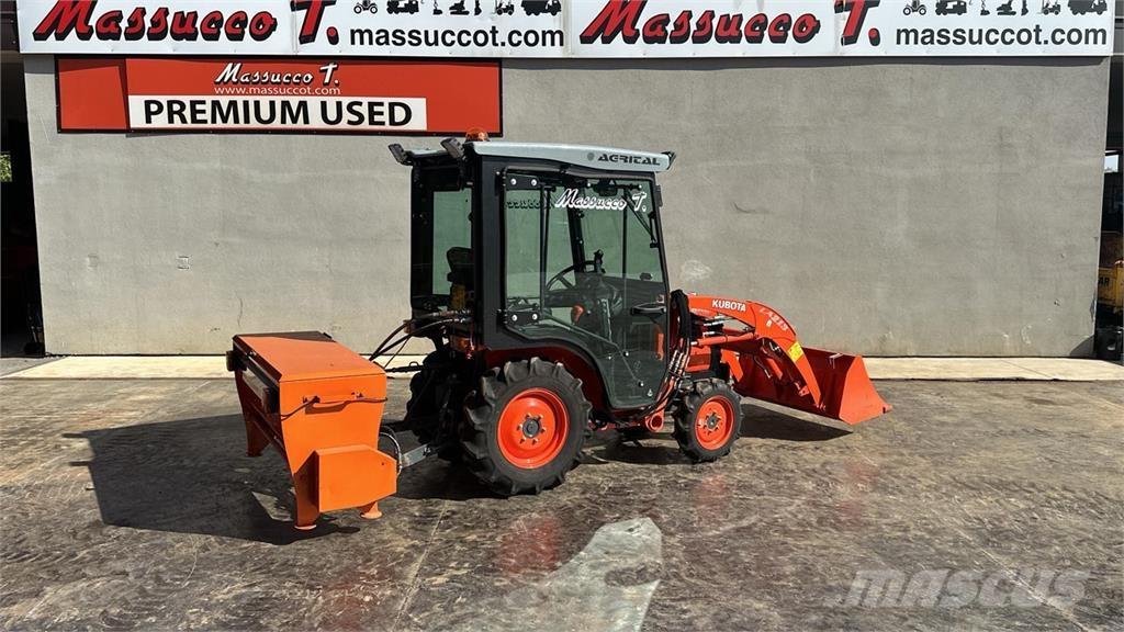 Kubota LA213FL 4x4 حراثات ونصول الجليد