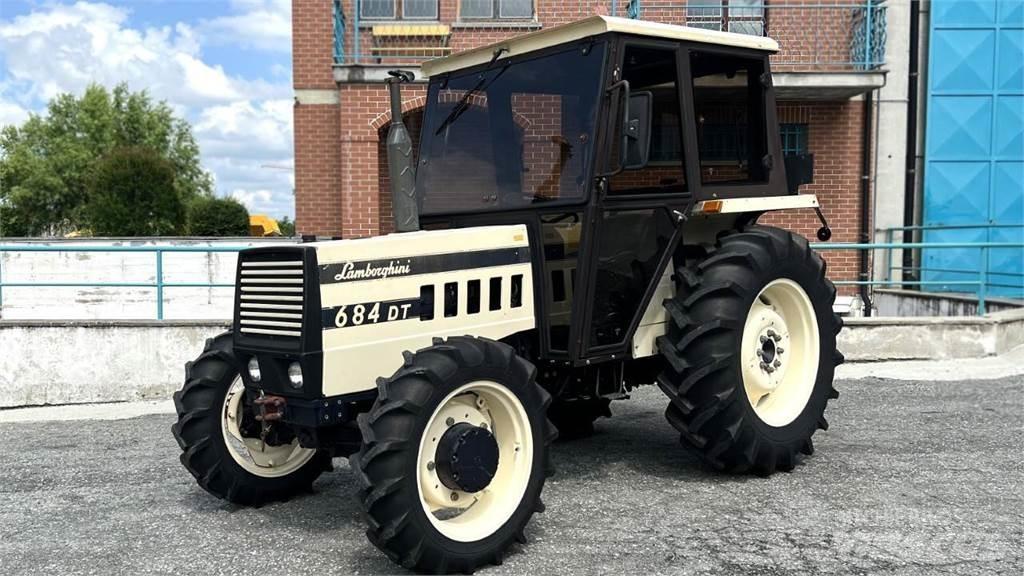 Lamborghini 684 DT حراثات ونصول الجليد