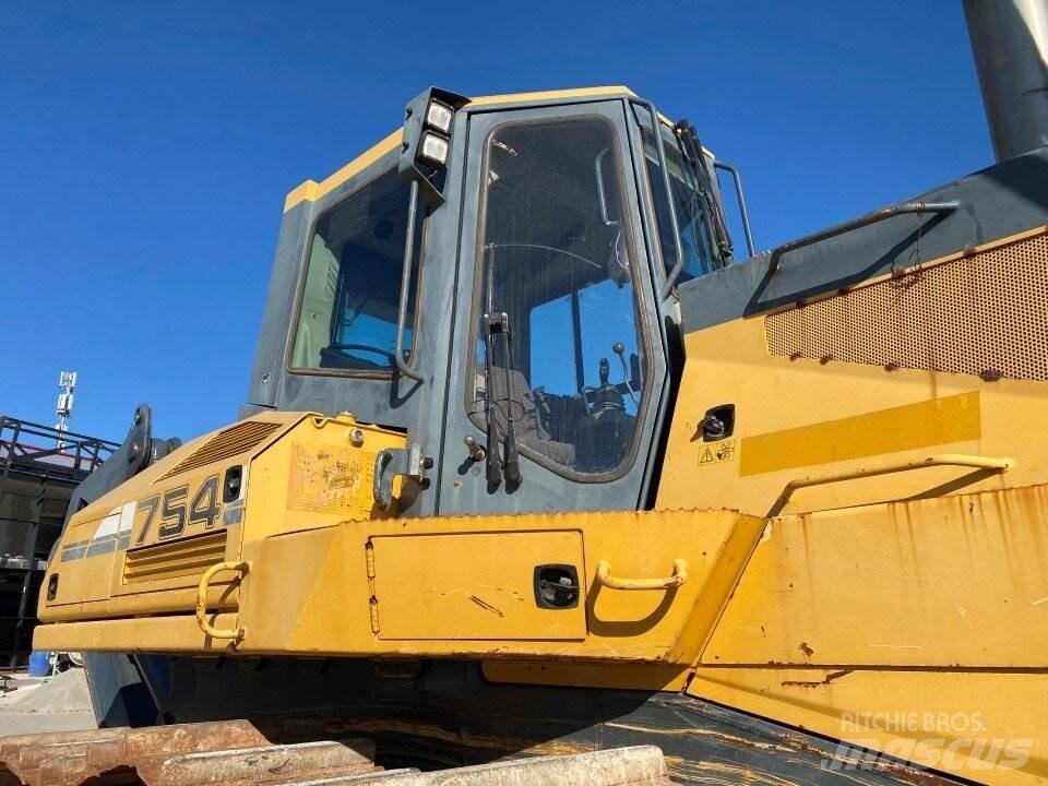 Liebherr 754 بلدوزرات مجنزرة