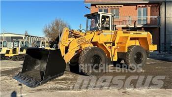 Liebherr L 551 لوادر بعجل