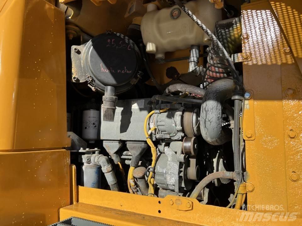 Liebherr LR 624 لوادر بعجل