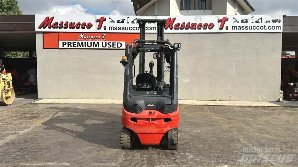 Linde E30L شاحنات ذات رافعات شوكية تعمل بالكهرباء