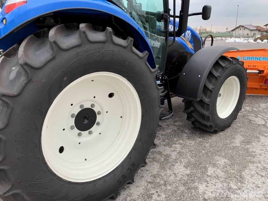 New Holland T5.115 حراثات ونصول الجليد