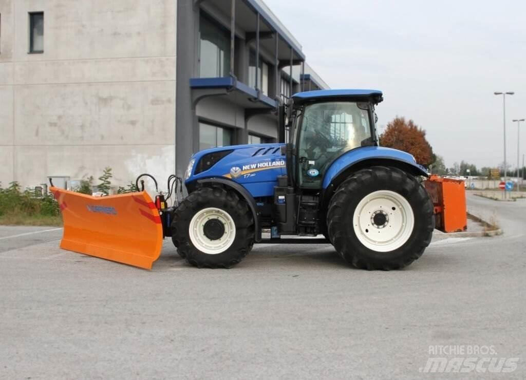 New Holland T7.190 حراثات ونصول الجليد